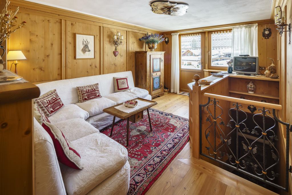 Villa Tullia - Stayincortina Cortina dʼAmpezzo Dış mekan fotoğraf